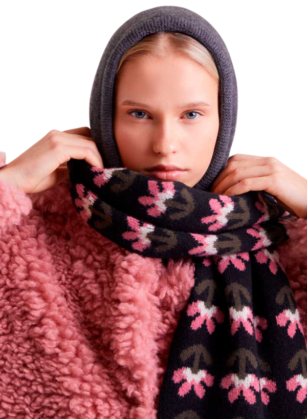 Gwen Scarf