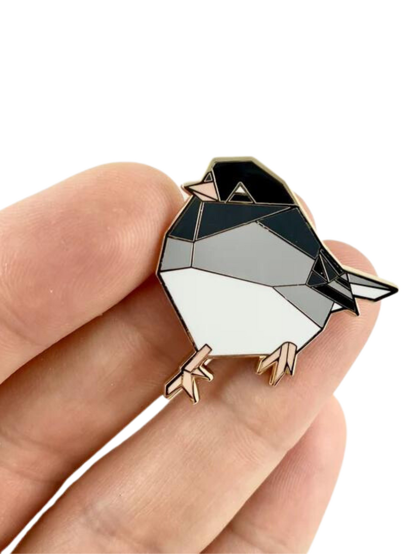 Junco Pin